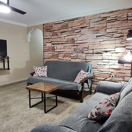 אלקלה דל חוקאר Apartamentos Los Robles מראה חיצוני תמונה