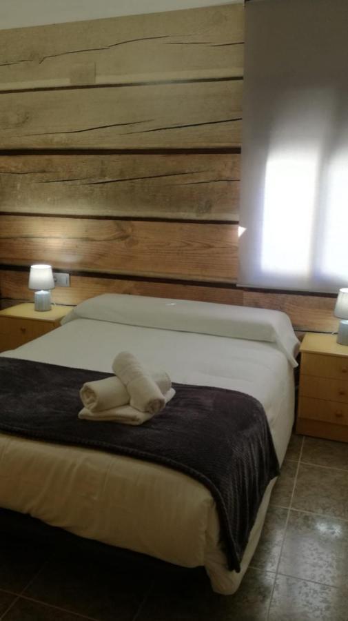 אלקלה דל חוקאר Apartamentos Los Robles מראה חיצוני תמונה