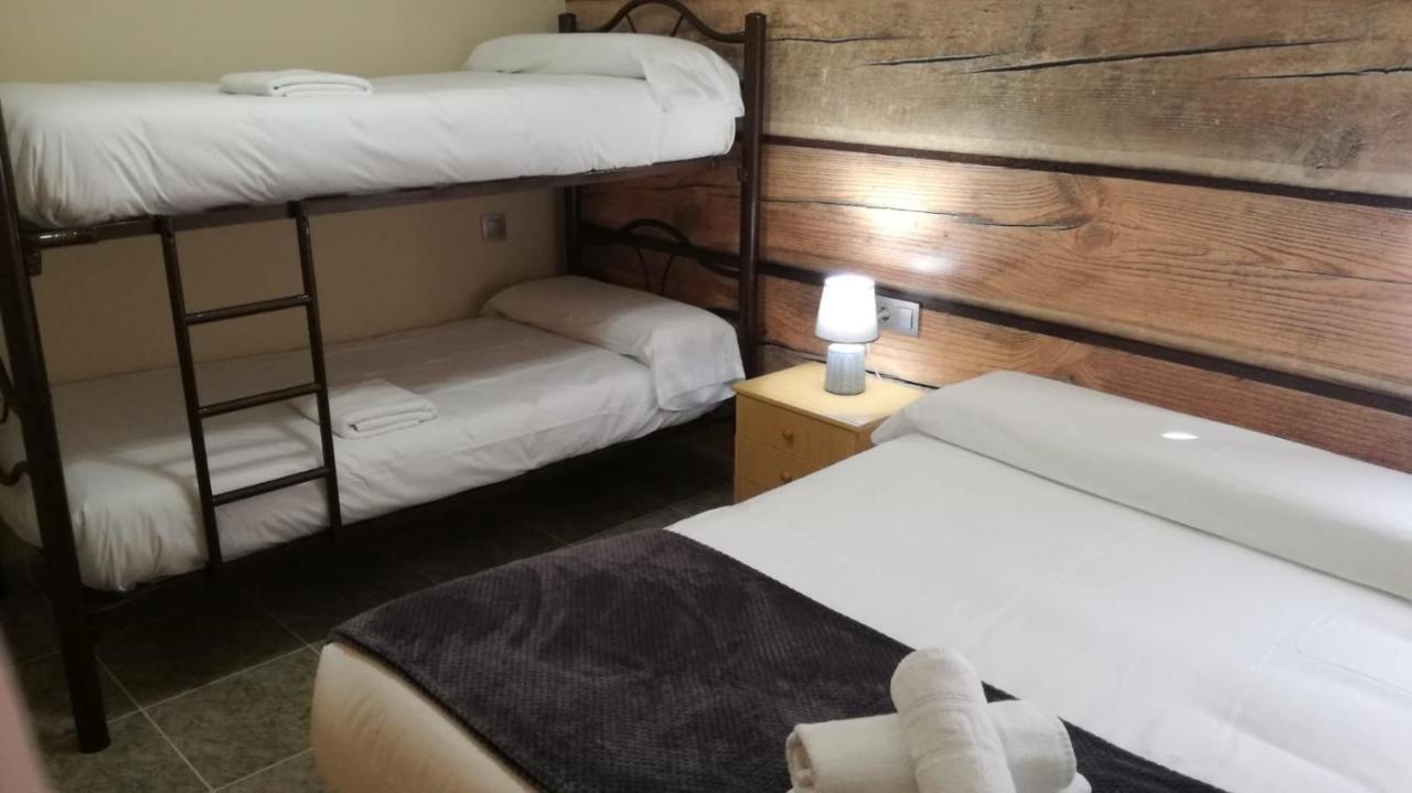 אלקלה דל חוקאר Apartamentos Los Robles מראה חיצוני תמונה