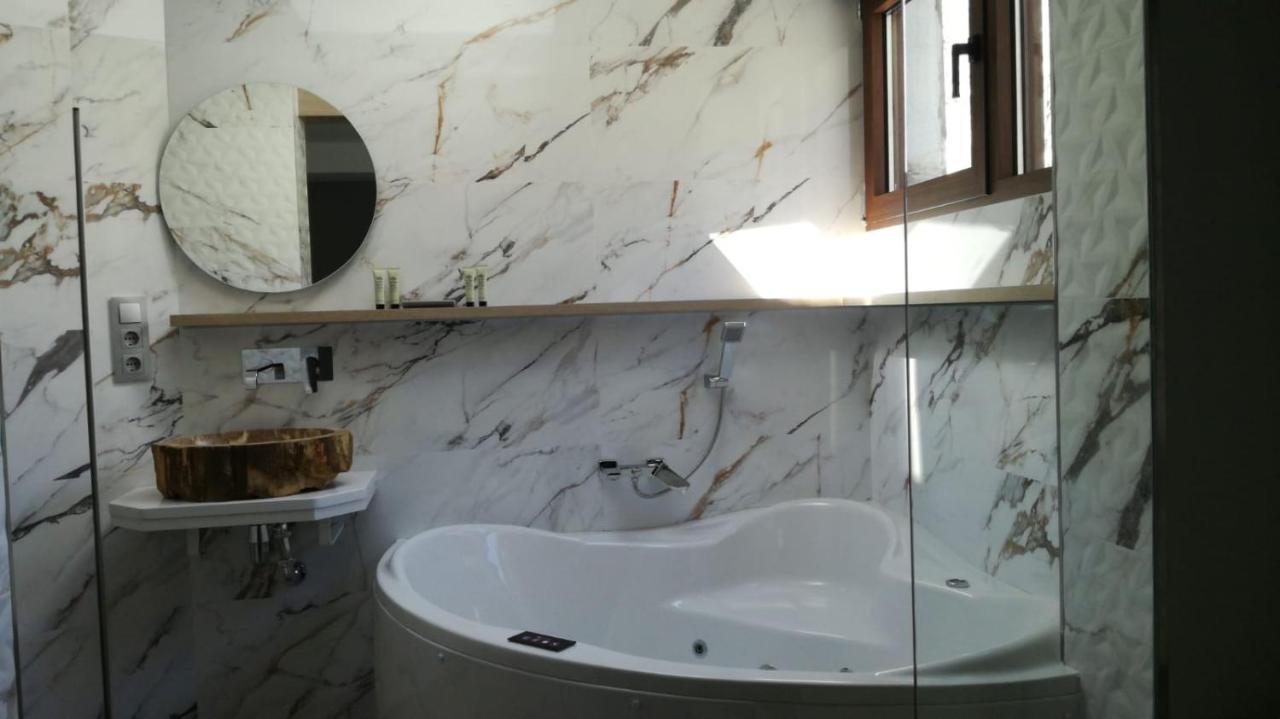 אלקלה דל חוקאר Apartamentos Los Robles מראה חיצוני תמונה