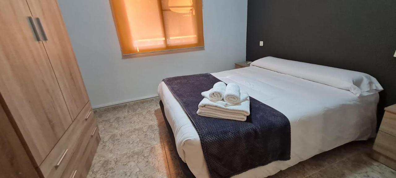אלקלה דל חוקאר Apartamentos Los Robles מראה חיצוני תמונה