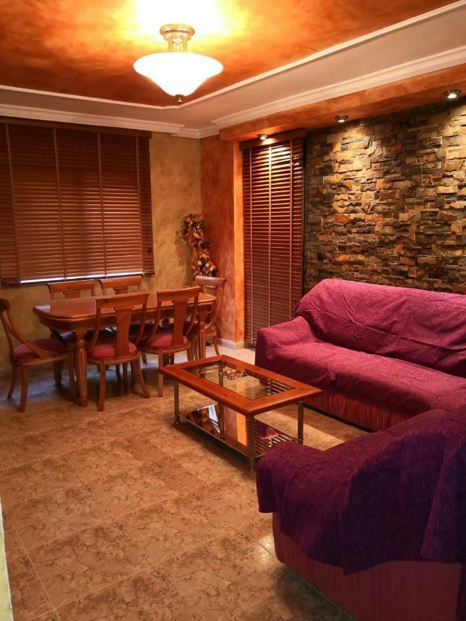 אלקלה דל חוקאר Apartamentos Los Robles מראה חיצוני תמונה